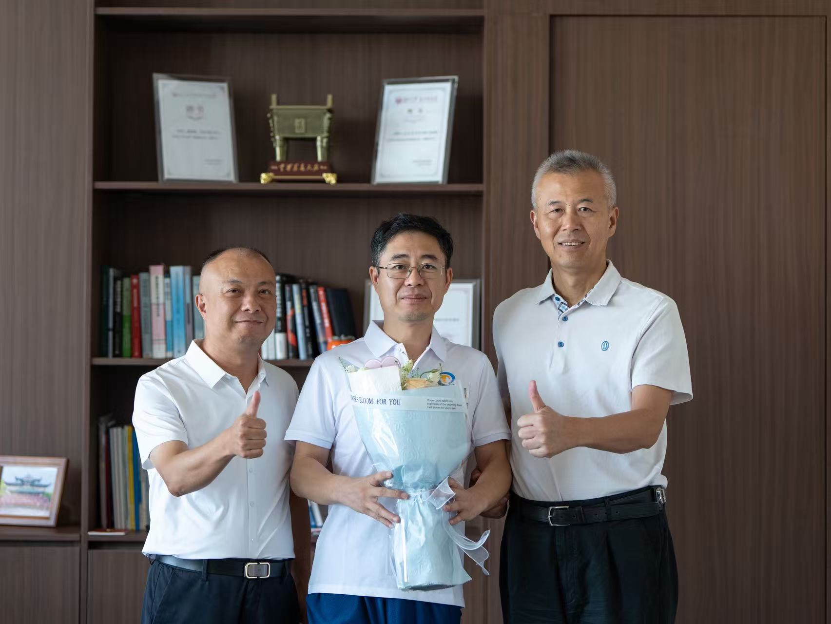 湖南大學校友總會代表走訪中騰科技：慰問全國勞模宋小金博士，傳遞母校關(guān)懷